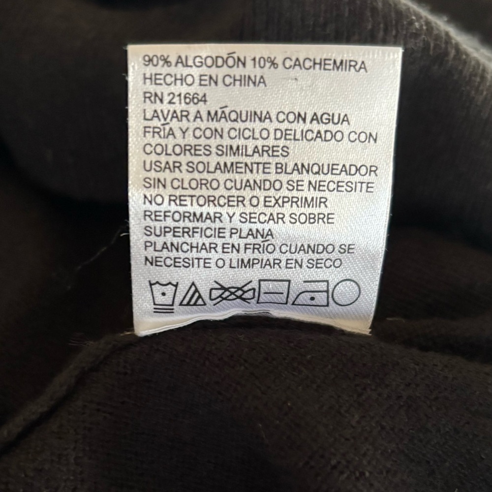 Foxcroft Cashmere Blend Sweater
Large Black Pullover V Neck Old
Money Capsule - Picture 5 of 5